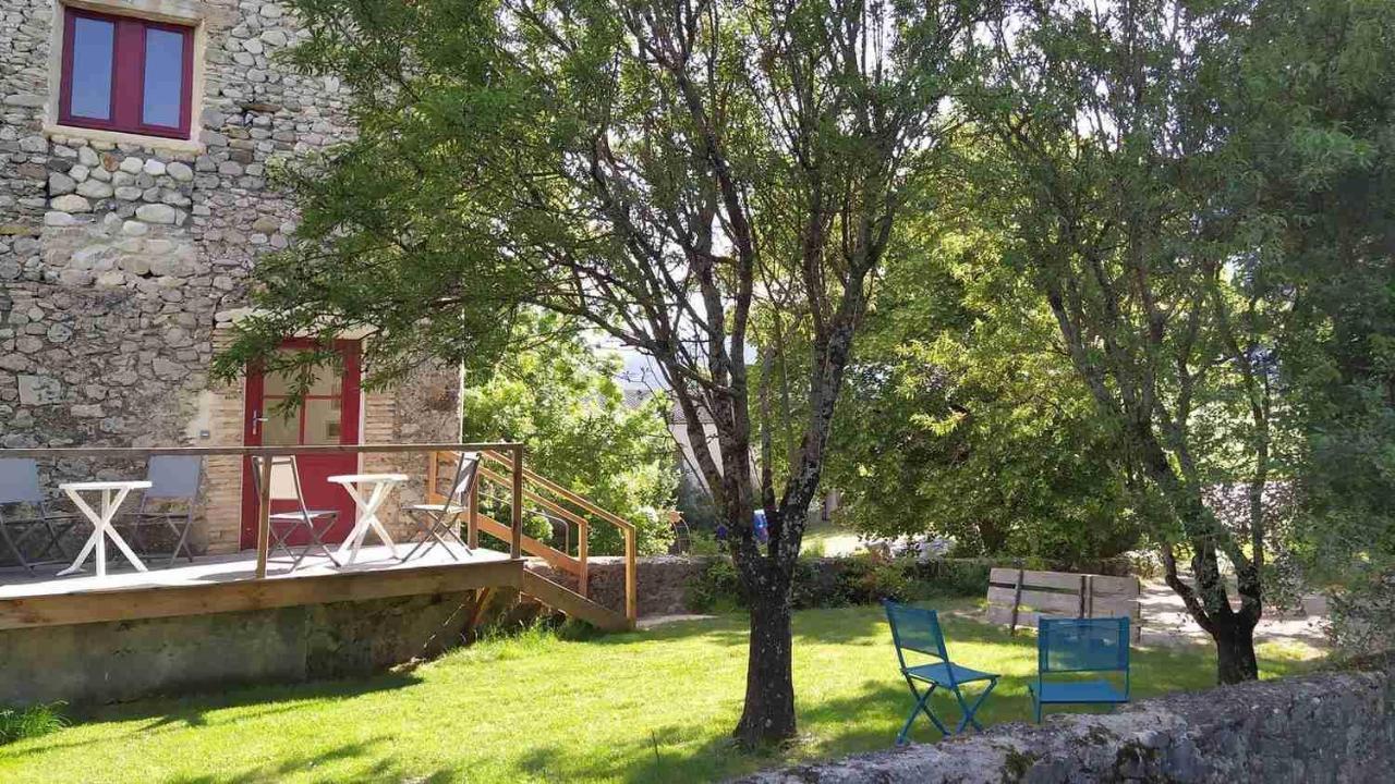 -Moulin De Solaure- Hotell Aix-en-Diois Eksteriør bilde