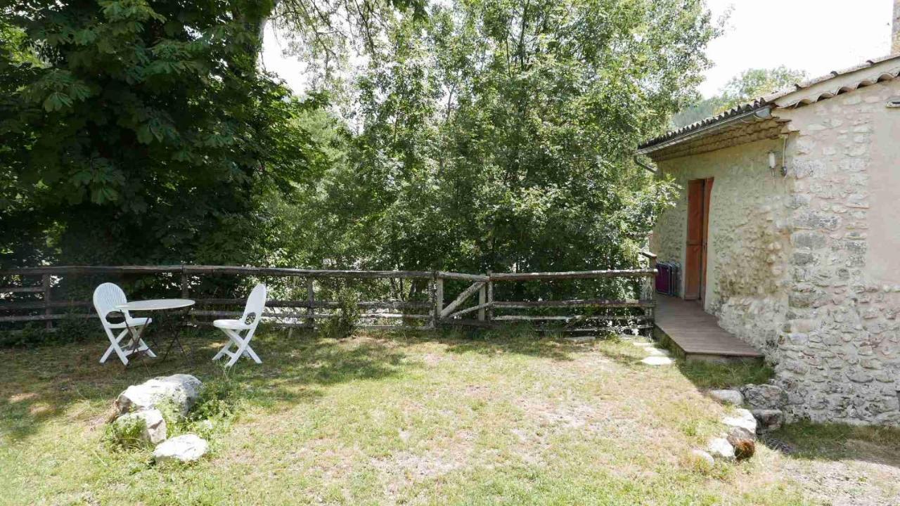 -Moulin De Solaure- Hotell Aix-en-Diois Eksteriør bilde